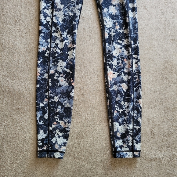 Lululemon Speed Up Tight Full-On Luxtreme 28" Spring Bloom Multi size 2 - Picture 5 of 14